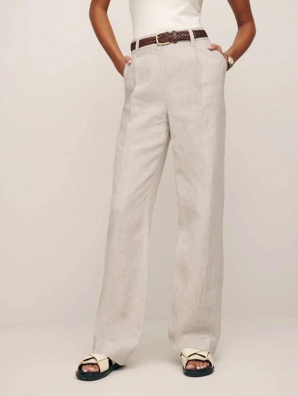 LIKE NEW Reformation Alex Linen Mid Rise Short Pant in Oatmeal Size 4